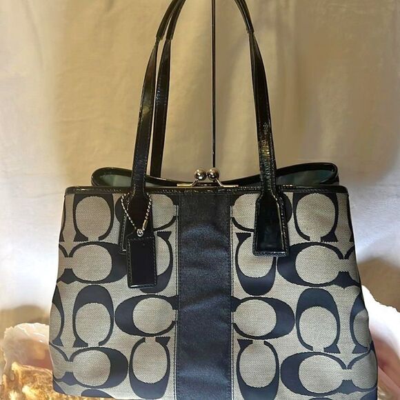 Coach Black Signature Kiss Lock Strip Carry All Satchel - GUC - Picture 1 of 9